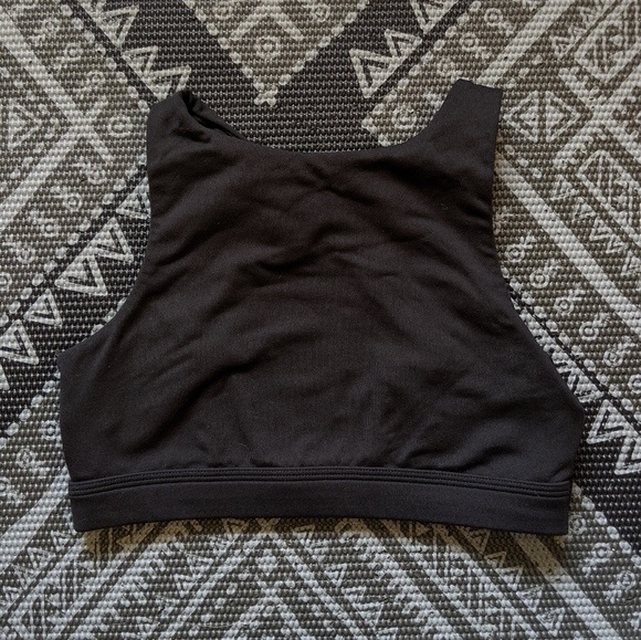 aerie | Play High Neck Strappy Back Sports Bra Light Support - Picture 3 of 5